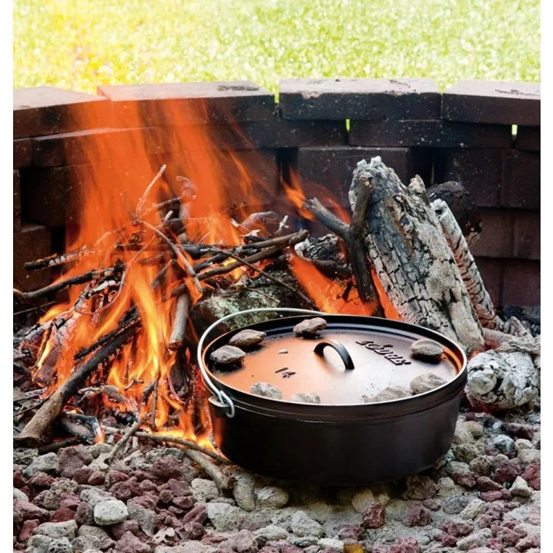 Lodge 10 Quart  Cast Iron Camp Dutch Oven